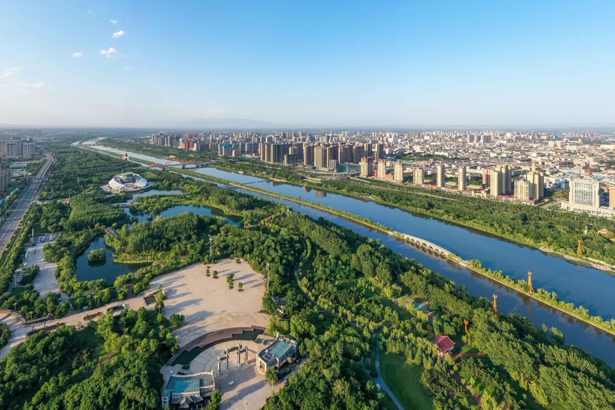 俯瞰臨汾汾河公園如畫風景